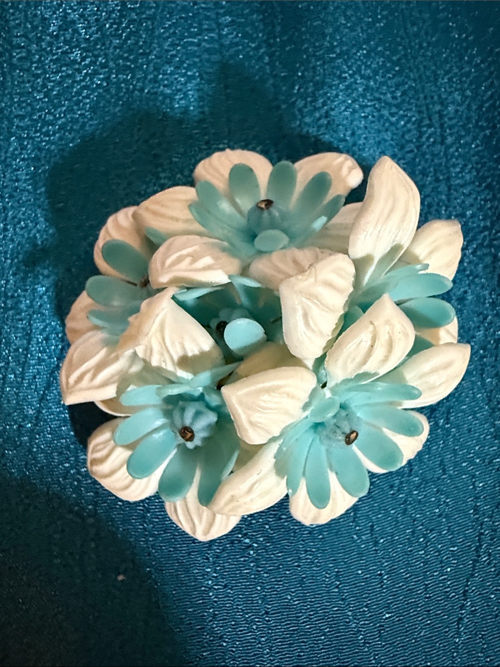 Vintage Decorative White and turquoise plastic brooch